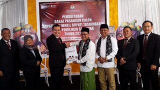 Hari Pertama Tahapan Pendaftaran Pilkada, KPU Kabupaten Tasikmalaya Terima Pasangan Cecep Nurul Yakin dan Asep Sopari Al Ayubi